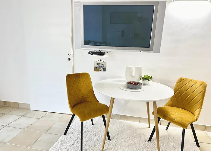 Daire Ground Floor With A Pool And Terrace *